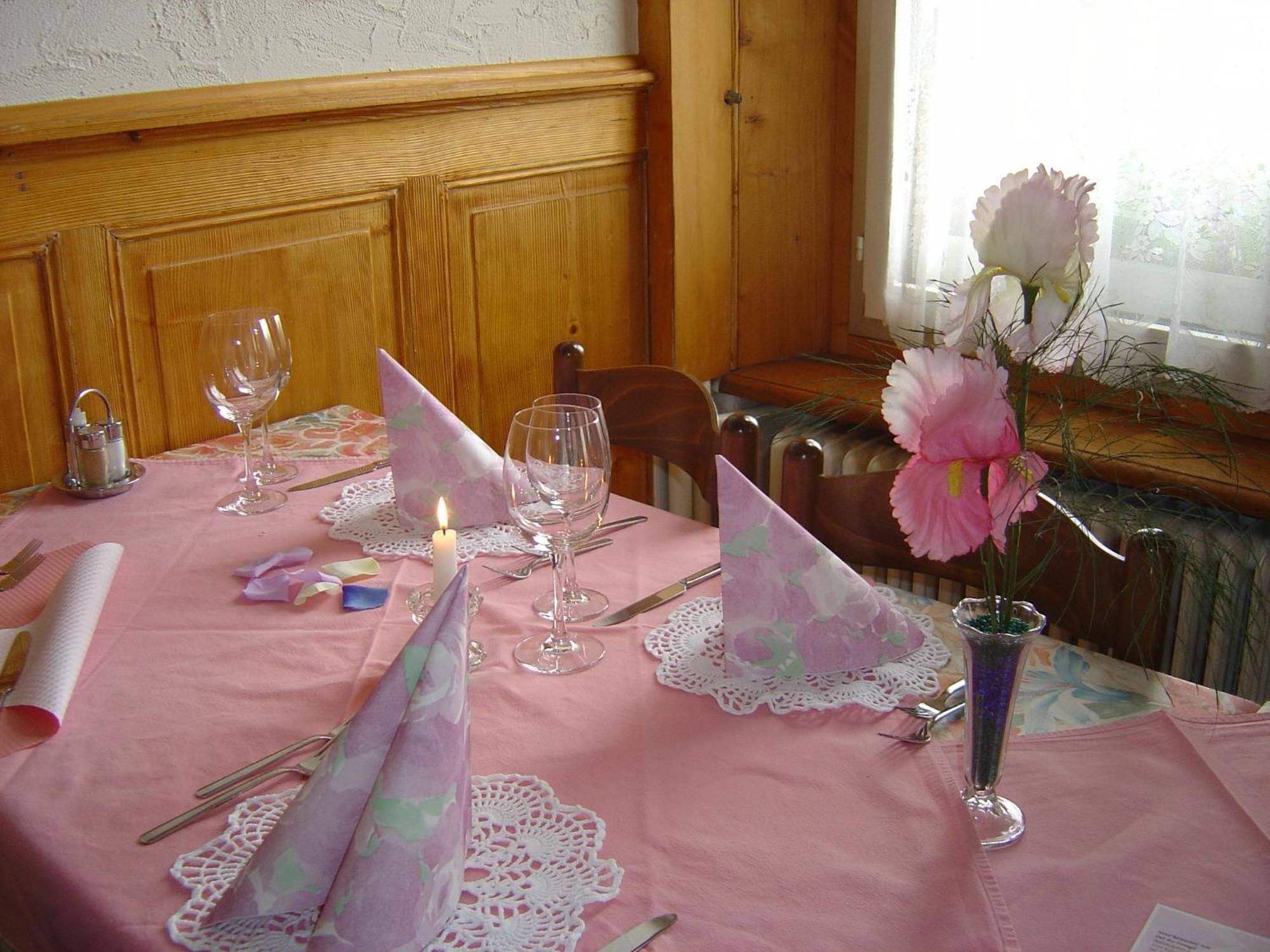 Hotel Restaurant Jura Kerzers Exteriör bild