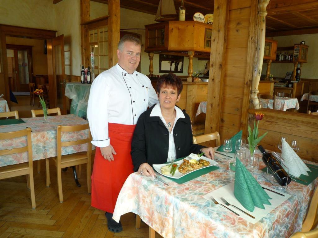 Hotel Restaurant Jura Kerzers Exteriör bild